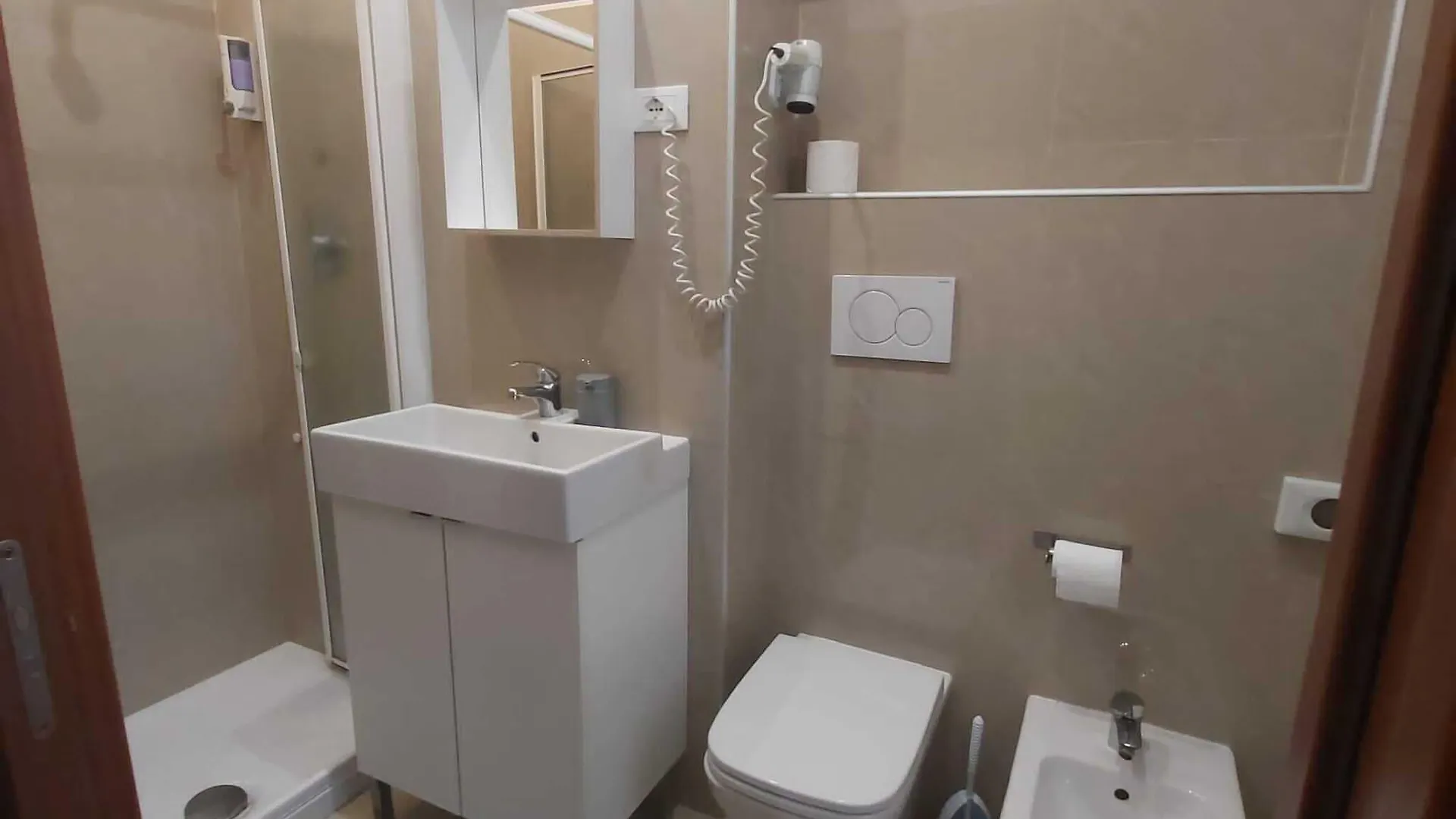 Hotel Convertini Milan 2*,
